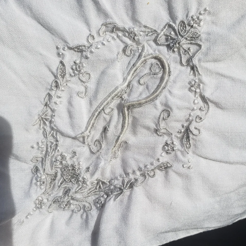 Antique Hanky with Monogram Letter "R" - Picture 2 of 4